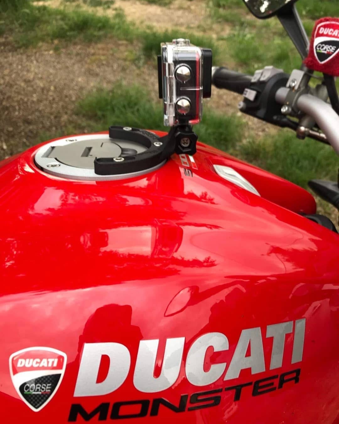 Supporto ActionCam Tappo Serbatoio - immagine 5